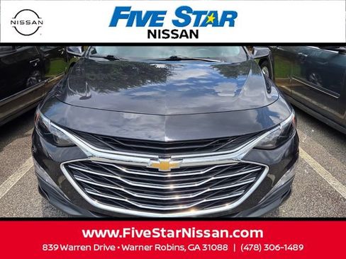 Used 2023 Chevrolet Malibu LT w/ Driver Confidence Package FWD image 2