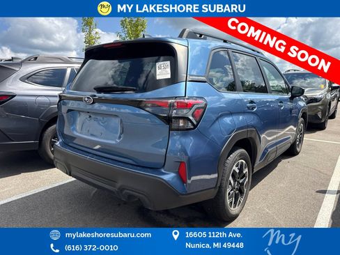 Used 2025 Subaru Forester Premium AWD/4WD image 8