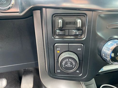 Used 2025 Ford F150 Lariat AWD/4WD image 13