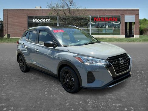 Certified 2022 Nissan Kicks SV FWD image 5