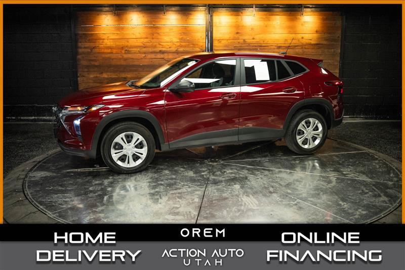 Used 2024 Chevrolet Trax LS FWD image 1