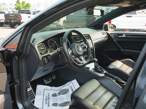 Used 2017 Volkswagen GTI SE FWD image 12