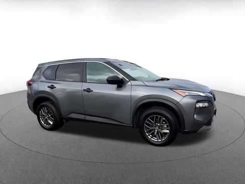 Used 2023 Nissan Rogue S AWD/4WD image 2
