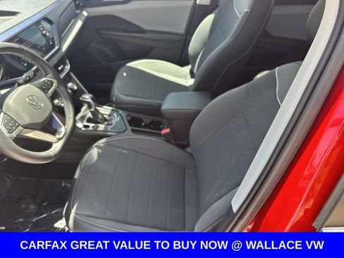 Certified 2024 Volkswagen Taos SE FWD image 18