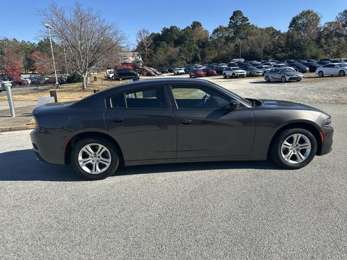 Used 2023 Dodge Charger SXT image 4