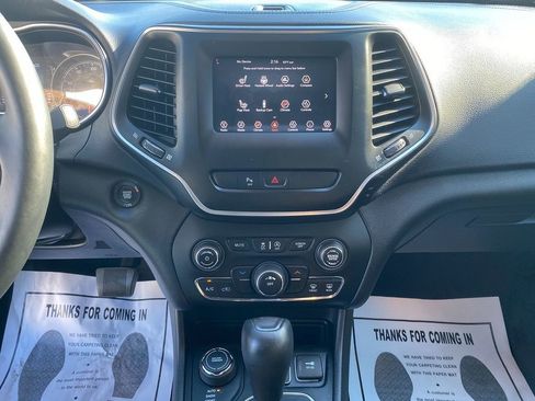 Used 2019 Jeep Cherokee Latitude Plus w/ Cold Weather Group image 20