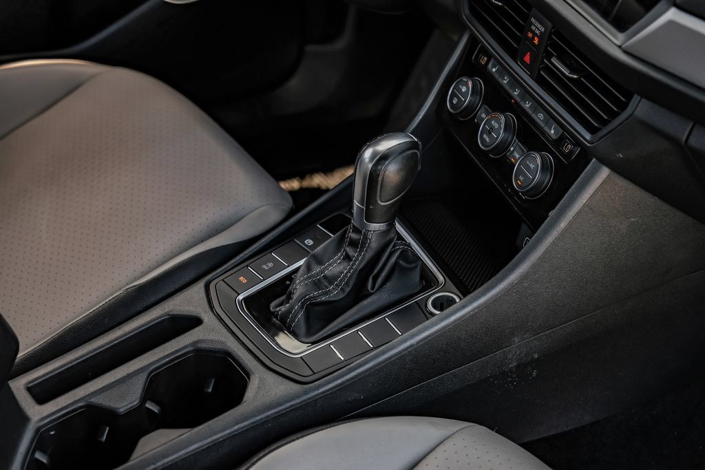 Used 2019 Volkswagen Jetta R-Line FWD image 25