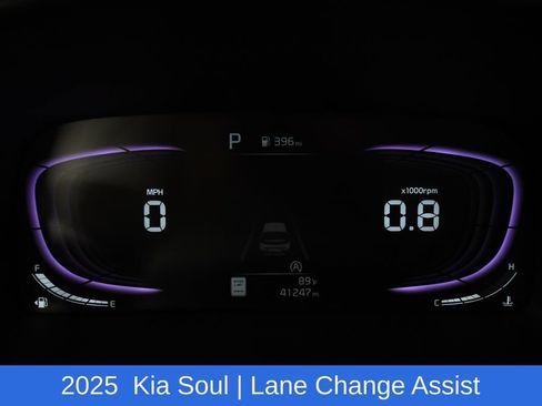 Used 2025 Kia Soul LX w/ LX Technology Package FWD image 17