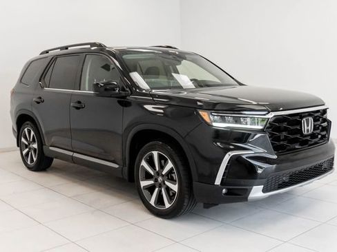 Used 2024 Honda Pilot Touring image 7
