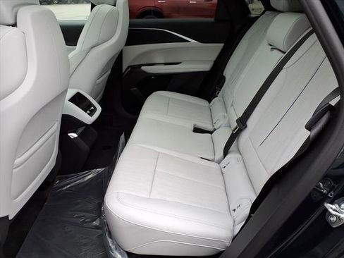 New 2026 Cadillac Lyriq Luxury AWD/4WD image 7