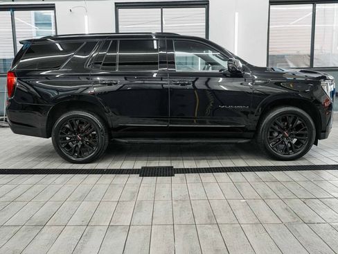 Used 2023 GMC Yukon SLT w/ SLT Premium Package image 5