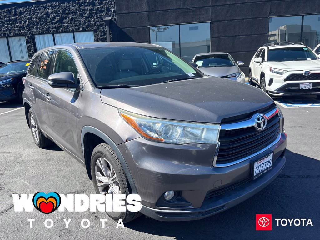 Used 2015 Toyota Highlander Plus AWD/4WD image 1