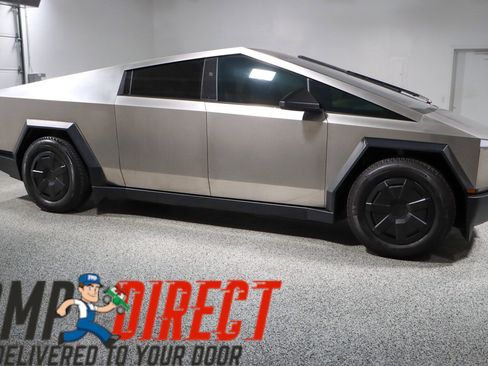 Used 2024 Tesla Cybertruck AWD Crew Cab image 6