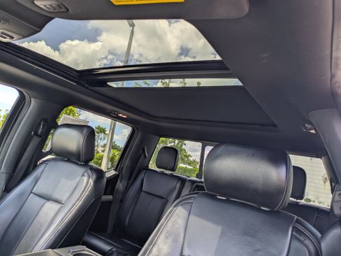 Used 2020 Ford F150 Lariat w/ Equipment Group 502A Luxury AWD/4WD image 31