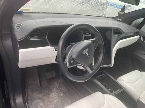 Used 2018 Tesla Model X 100D image 3