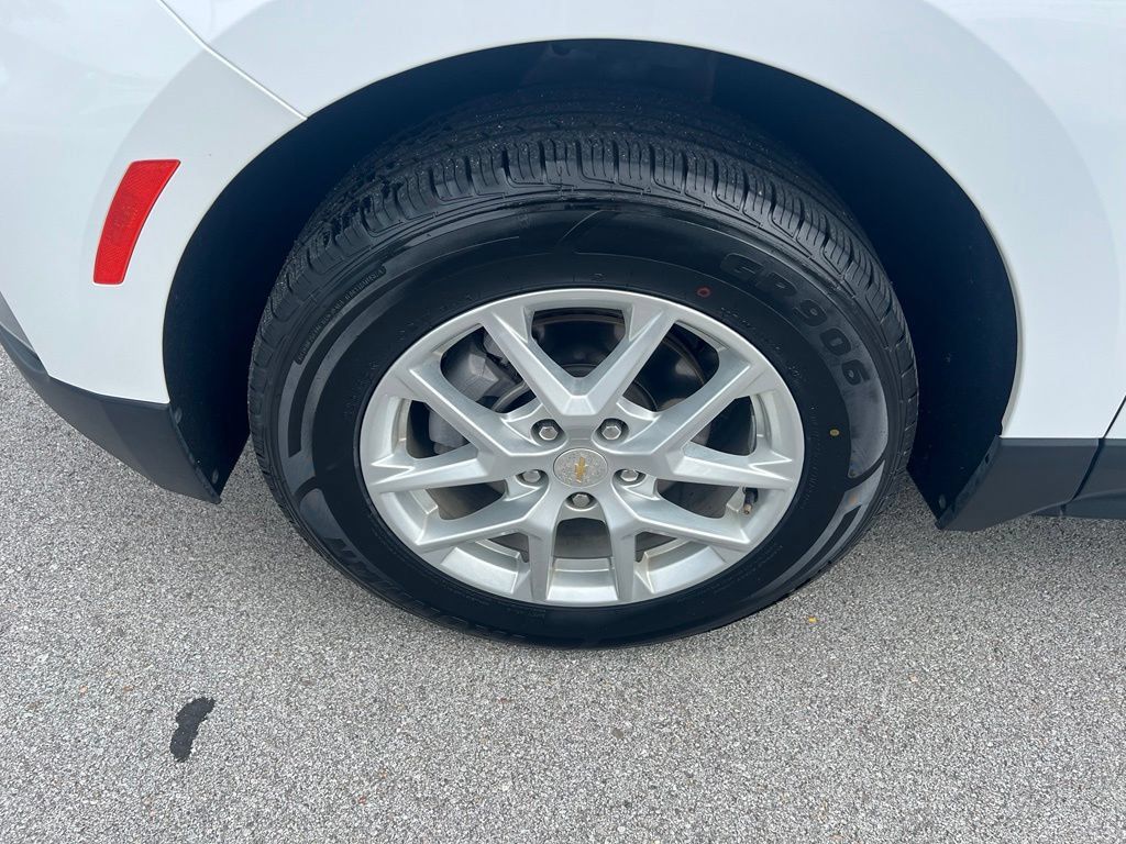 Used 2024 Chevrolet Equinox LT AWD/4WD image 13