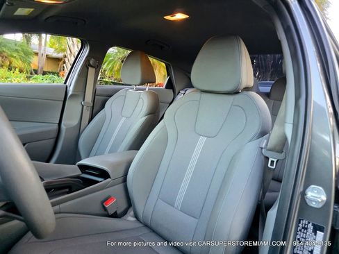 Used 2024 Hyundai Elantra SE image 29