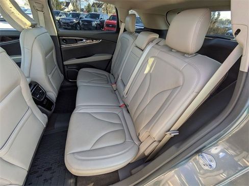 Used 2022 Lincoln Nautilus Reserve w/ Monochromatic Package image 20