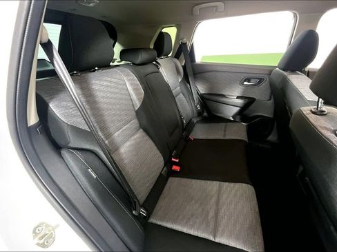 Used 2023 Nissan Rogue SV AWD/4WD image 25