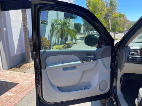 Used 2012 Chevrolet Tahoe LT AWD/4WD image 24