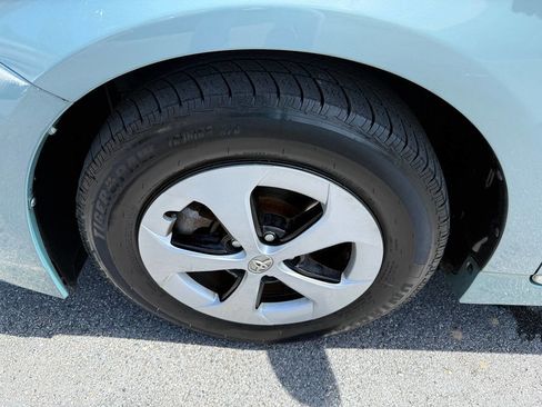 Used 2014 Toyota Prius Three w/ Preferred Accessory Package FWD image 10