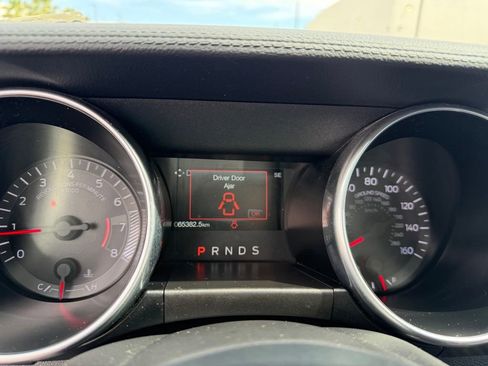 Used 2018 Ford Mustang Coupe RWD image 21