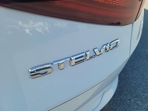 Used 2019 Alfa Romeo Stelvio AWD image 7