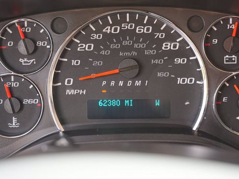 Used 2018 Chevrolet Express 3500 LT w/ LT Preferred Equipment Group RWD image 32