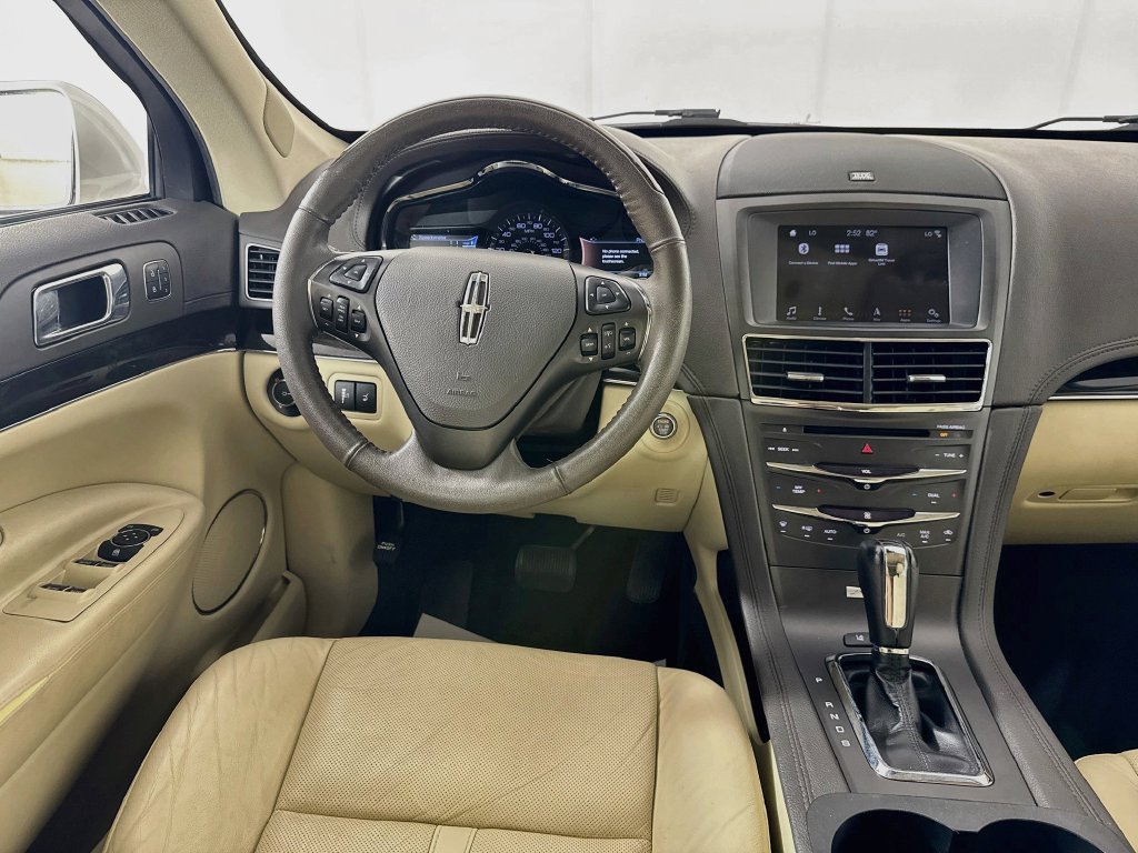 Used 2019 Lincoln MKT AWD image 27