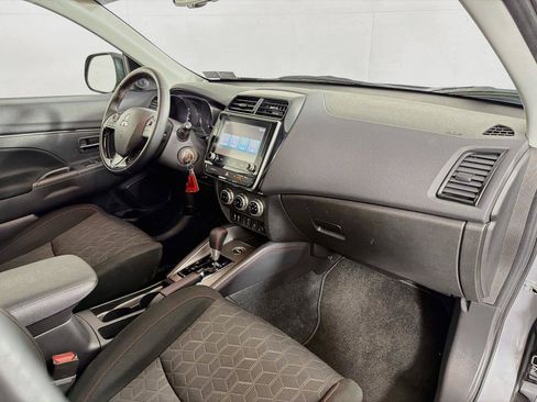 Used 2025 Mitsubishi Outlander Sport LE AWD/4WD image 31