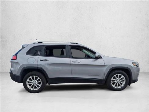 Used 2020 Jeep Cherokee Latitude FWD image 4