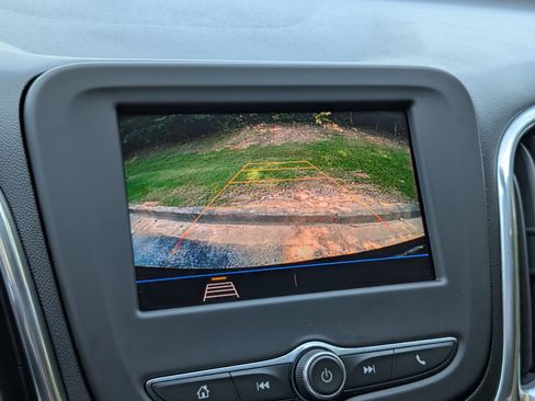 Used 2020 Chevrolet Equinox LT FWD image 27