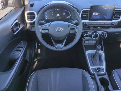 Used 2024 Hyundai Venue Limited image 16