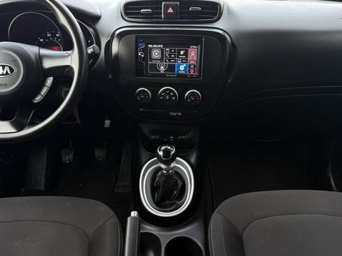 Used 2019 Kia Soul image 28