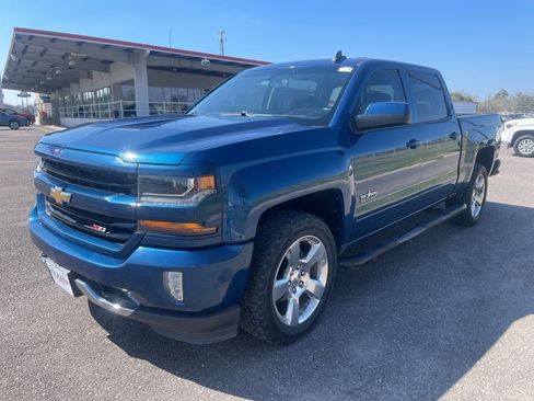 Used 2018 Chevrolet Silverado 1500 LT w/ Texas Edition image 9
