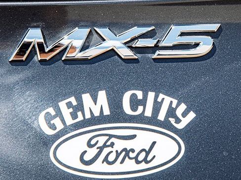 Used 2019 MAZDA MX-5 Miata Grand Touring w/ GT-S Package RWD image 16