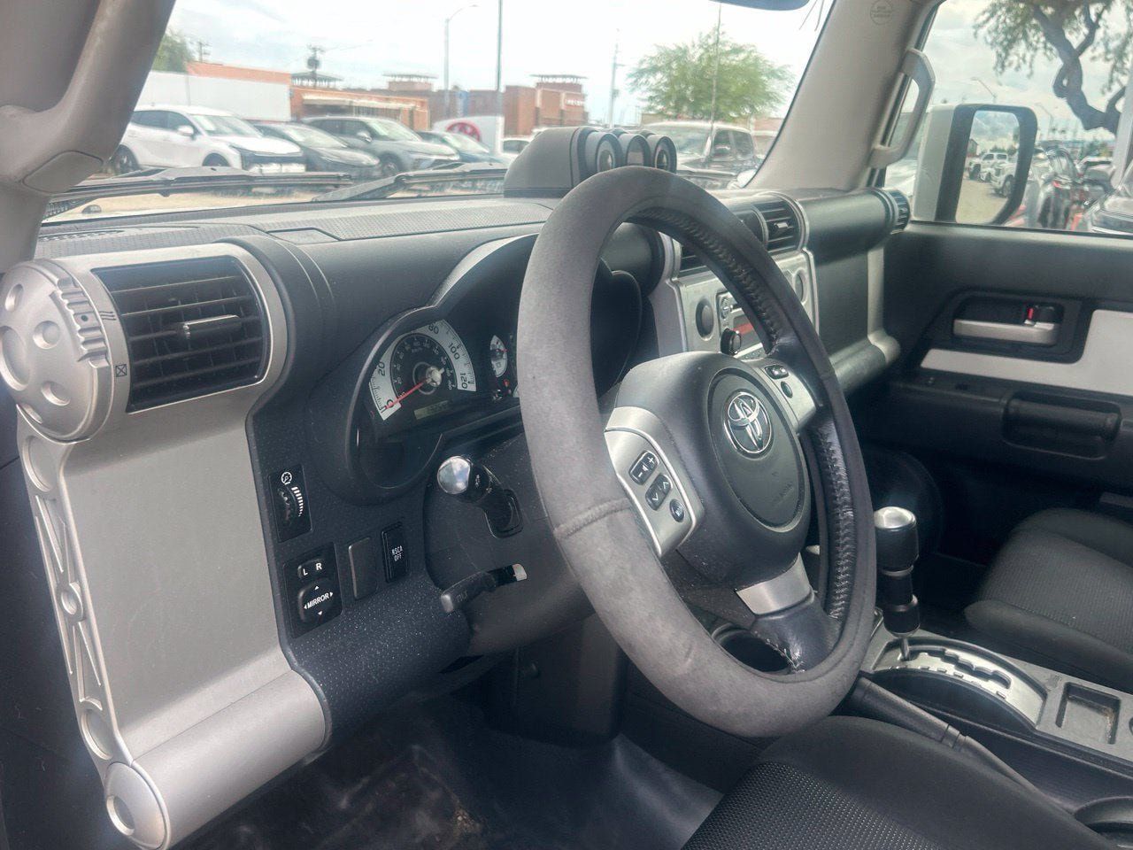 Used 2014 Toyota FJ Cruiser 4WD w/ Upgrade Package image 5