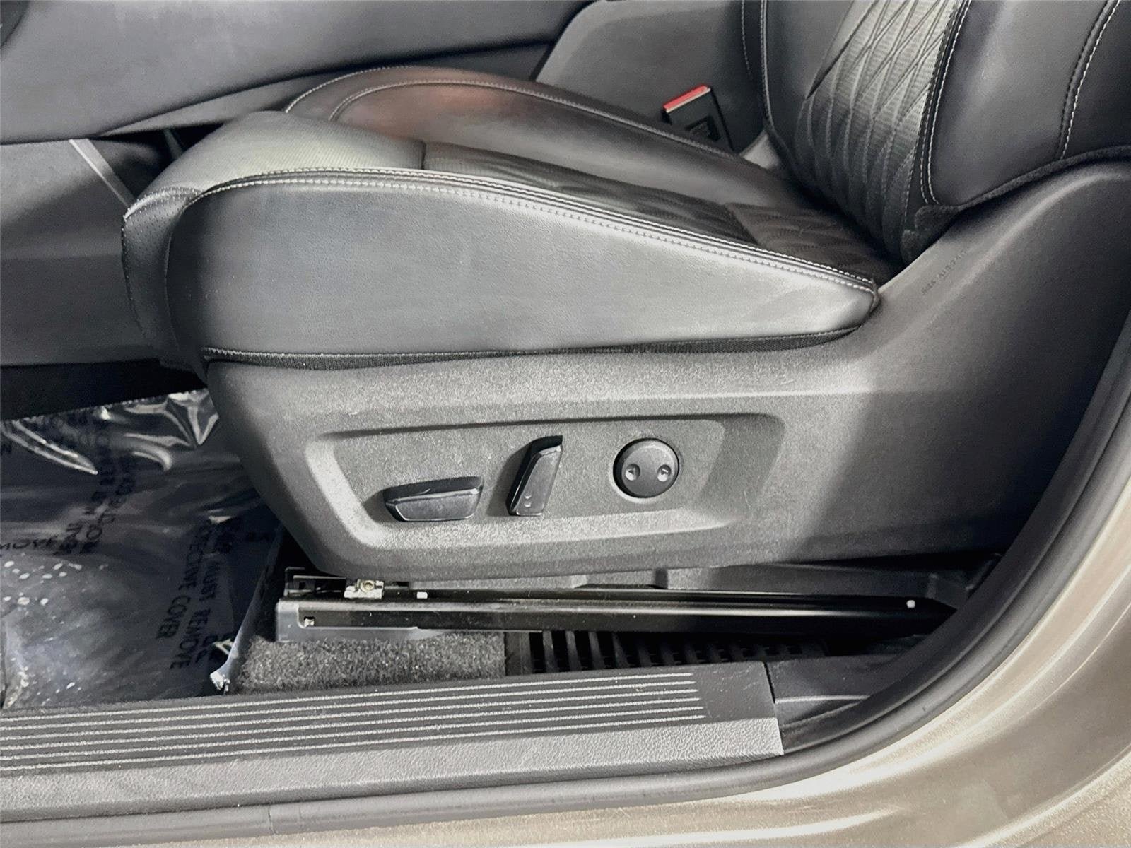 Certified 2024 Nissan Rogue Platinum w/ Platinum Premium Package FWD image 21