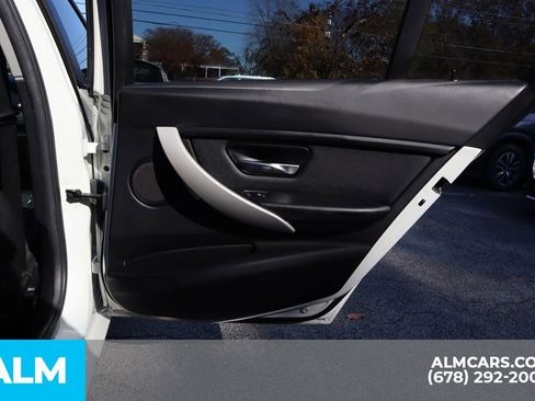 Used 2018 BMW 320i Sedan image 23