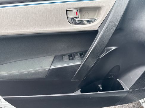 Used 2016 Toyota Corolla LE image 16