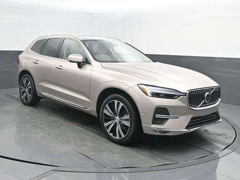 Certified 2023 Volvo XC60 B5 Plus AWD/4WD image 9