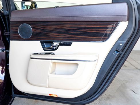 Used 2012 Jaguar XJ L image 23