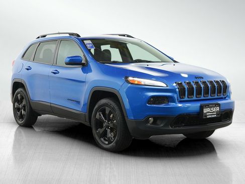 Used 2018 Jeep Cherokee Limited w/ High Altitude Package AWD/4WD image 7