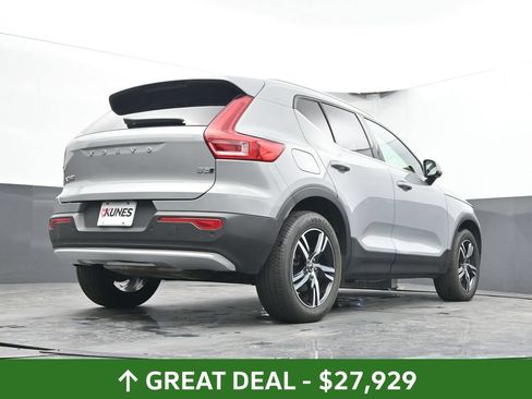 Used 2025 Volvo XC40 B5 Core AWD/4WD image 38