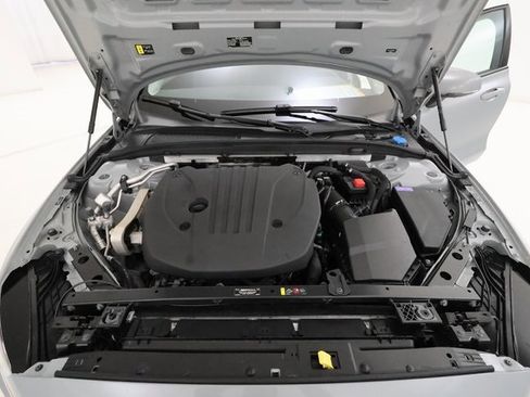 Used 2024 Volvo V60 B5 Cross Country Plus image 5