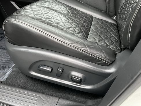 Used 2020 Nissan Murano Platinum w/ Cargo Package image 16