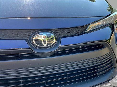 Used 2024 Toyota Corolla LE FWD image 33