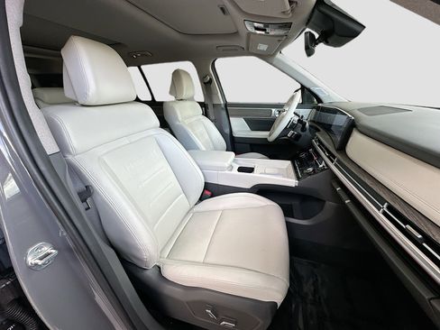 Used 2024 Hyundai Santa Fe Limited image 31