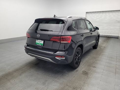 Used 2022 Volkswagen Taos SEL w/ Panoramic Sunroof Package FWD image 9