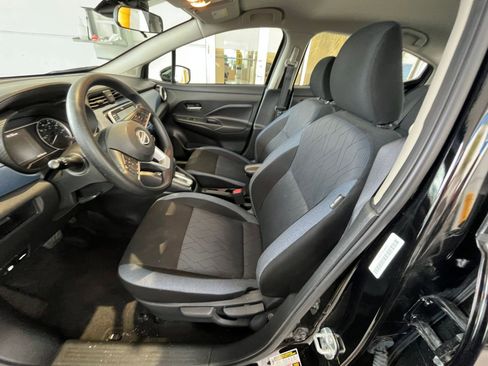 Used 2025 Nissan Versa SV image 27
